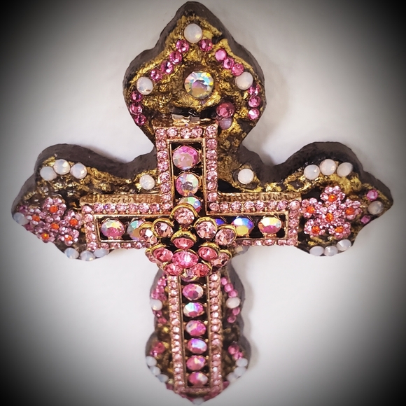 Pretty pink wall cross one-of-a-kind Swarovski crystals handmade - Picture 4 of 5